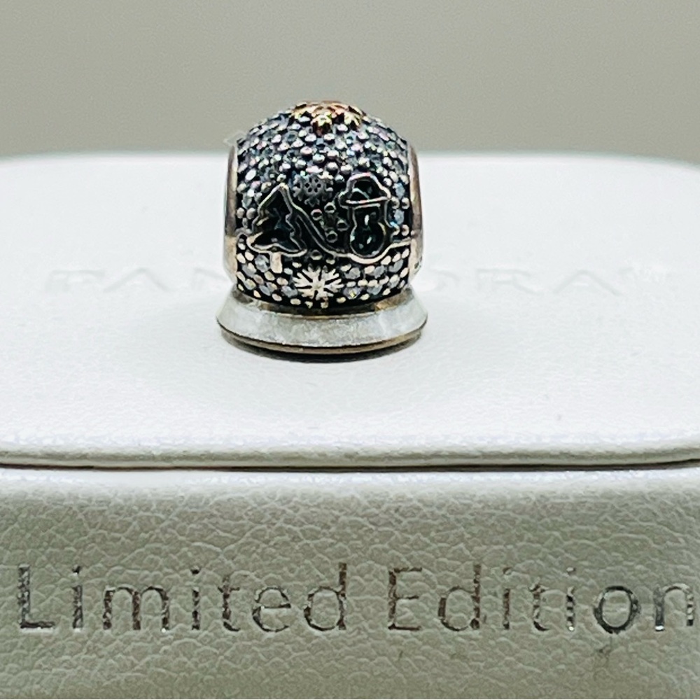 🎁 PANDORA Gold/Sterling Silver S925 Wonderland Holiday Christmas Charm USB794200